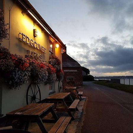 Отель Edgcumbe Arms Торпойнт Экстерьер фото