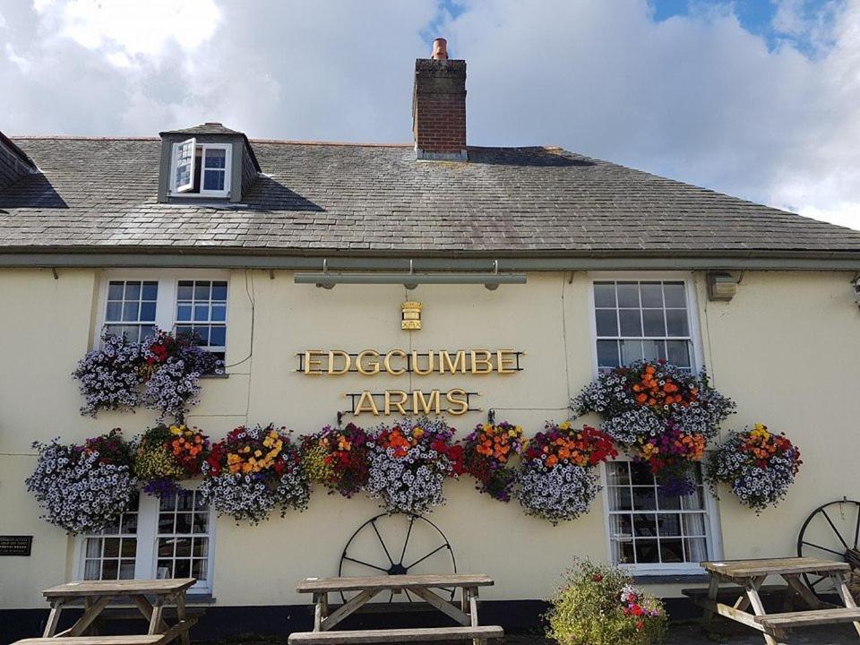 Отель Edgcumbe Arms Торпойнт Экстерьер фото
