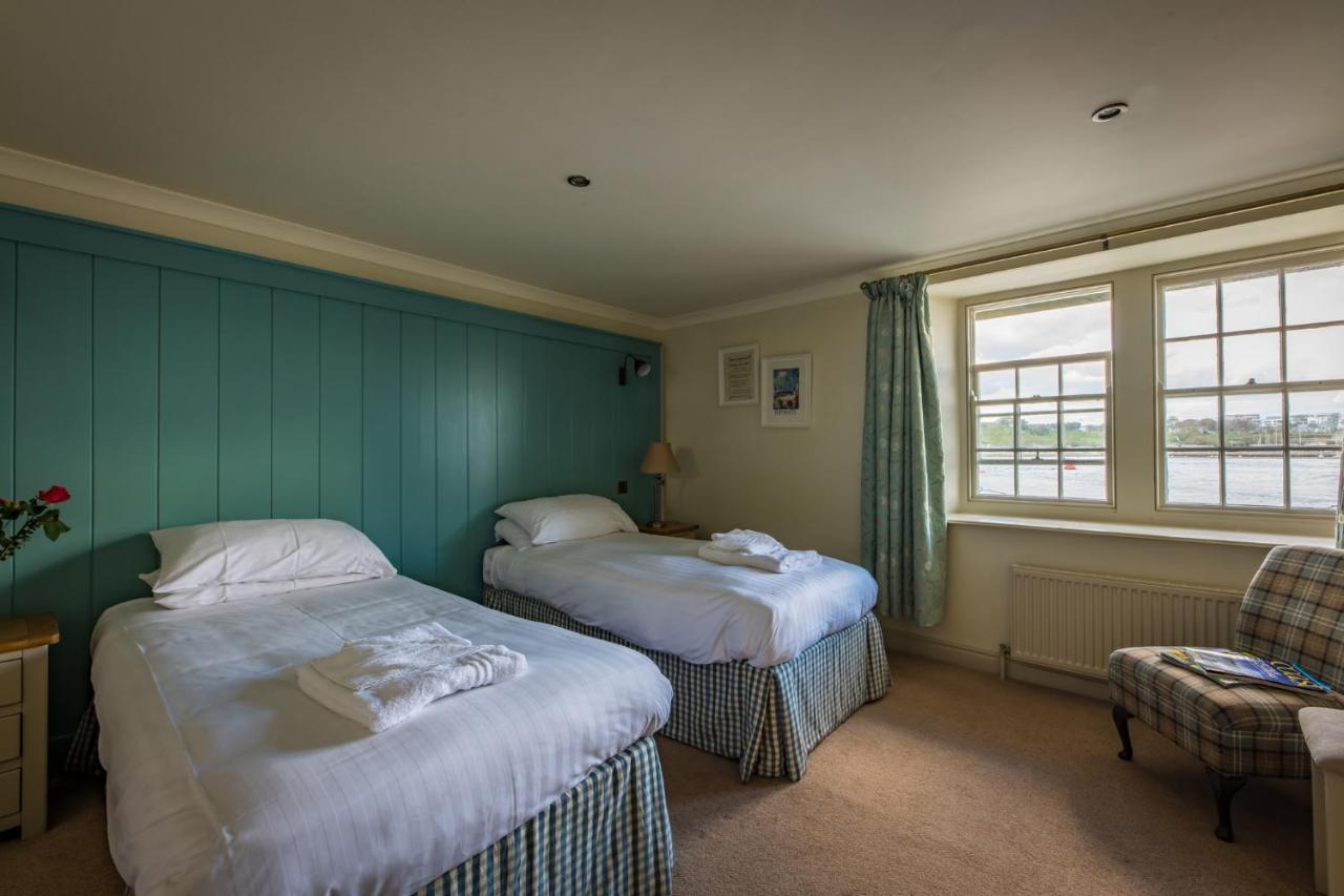 Отель Edgcumbe Arms Торпойнт Экстерьер фото