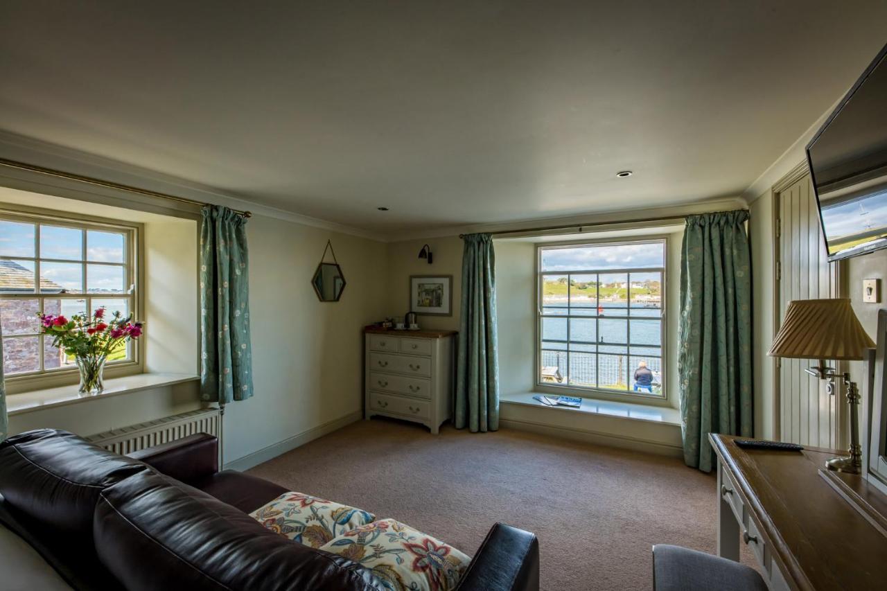 Отель Edgcumbe Arms Торпойнт Экстерьер фото