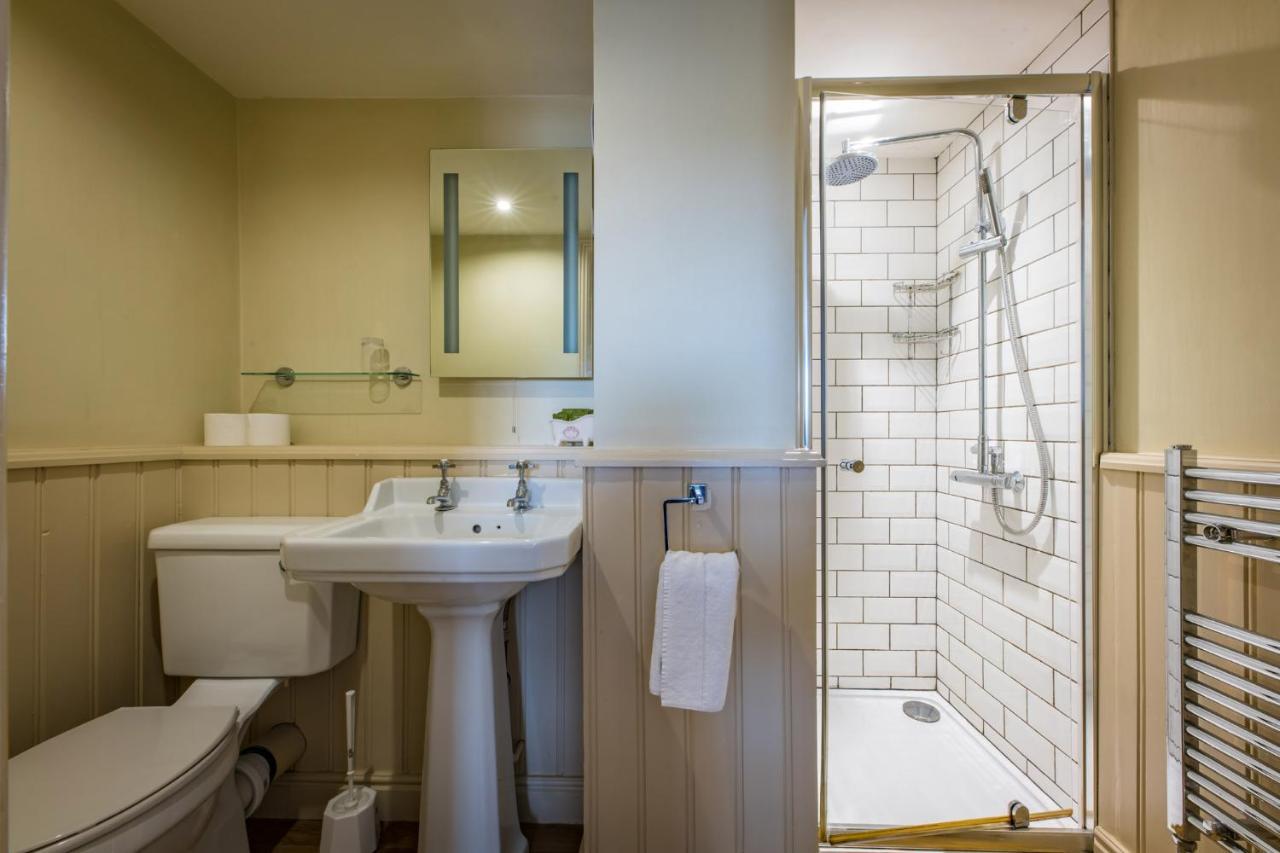 Отель Edgcumbe Arms Торпойнт Экстерьер фото