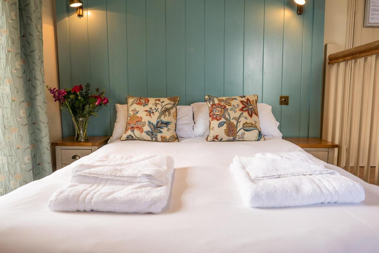 Отель Edgcumbe Arms Торпойнт Экстерьер фото