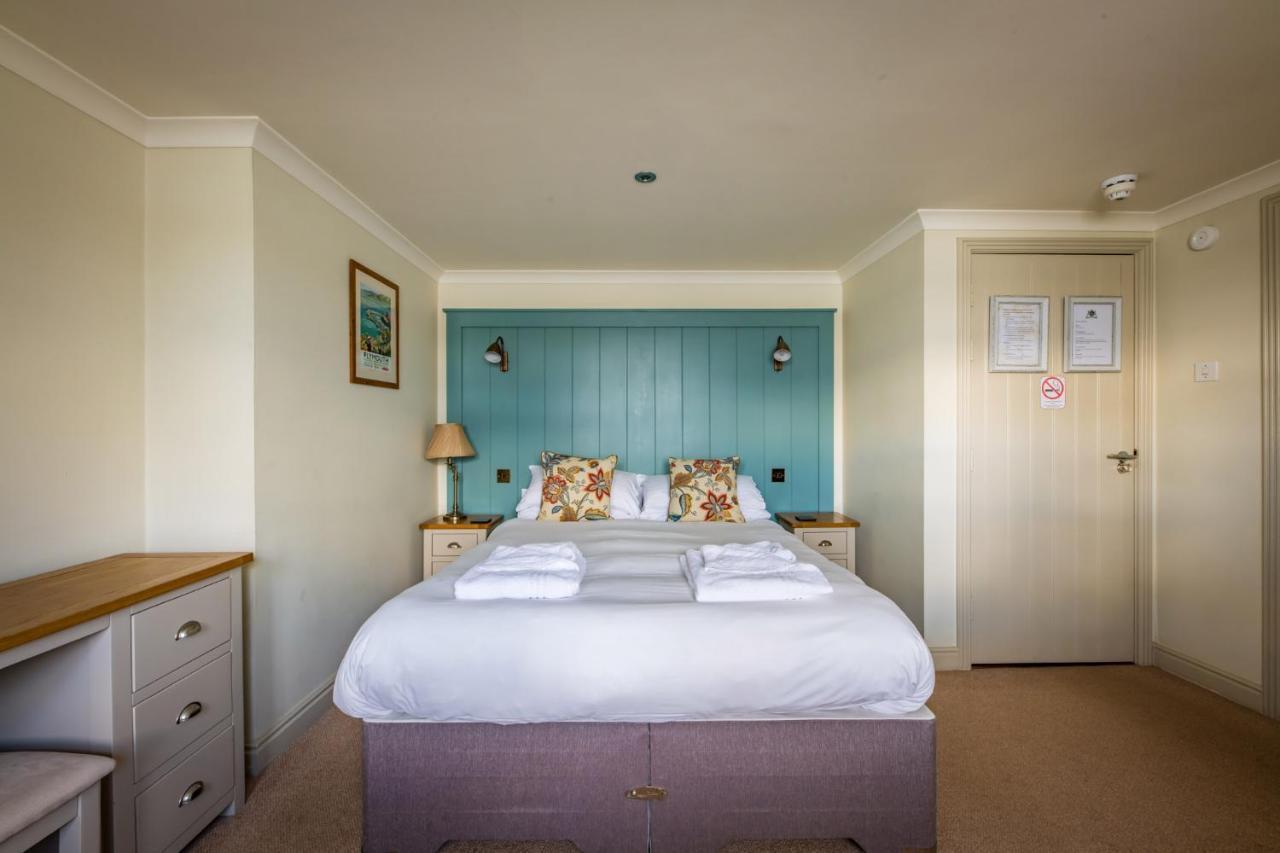Отель Edgcumbe Arms Торпойнт Экстерьер фото