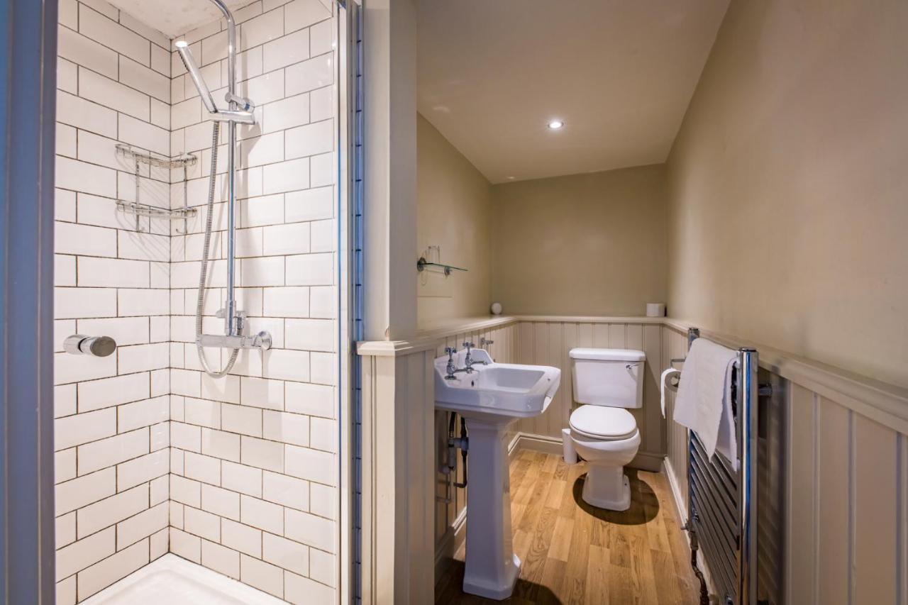 Отель Edgcumbe Arms Торпойнт Экстерьер фото