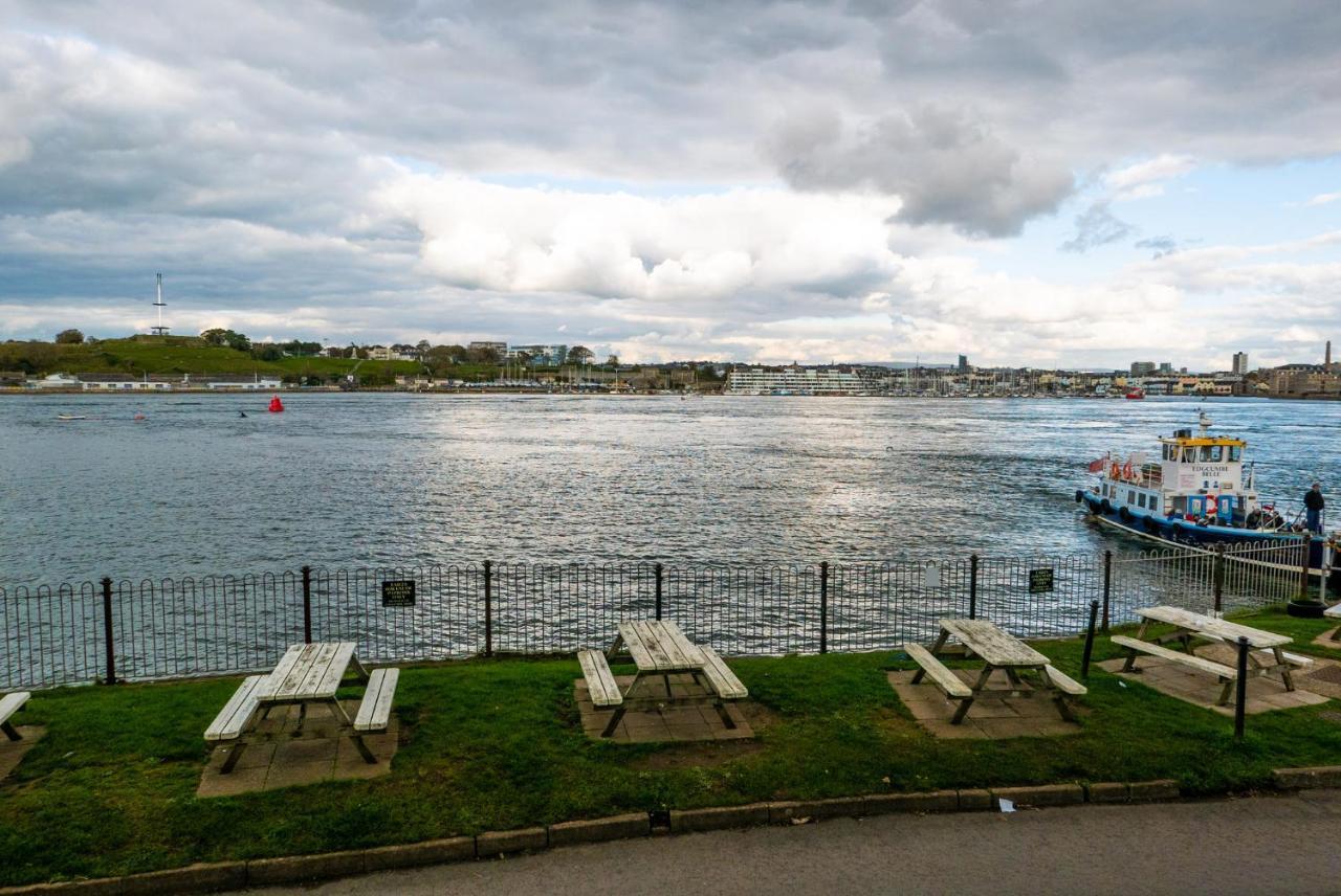 Отель Edgcumbe Arms Торпойнт Экстерьер фото
