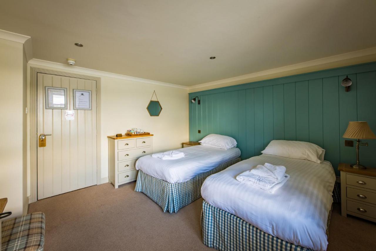 Отель Edgcumbe Arms Торпойнт Экстерьер фото