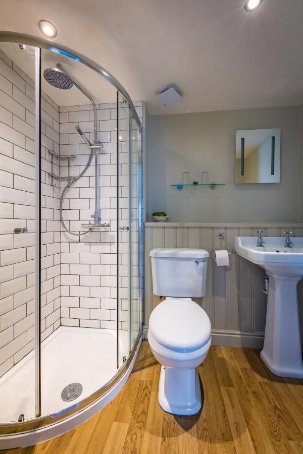 Отель Edgcumbe Arms Торпойнт Экстерьер фото